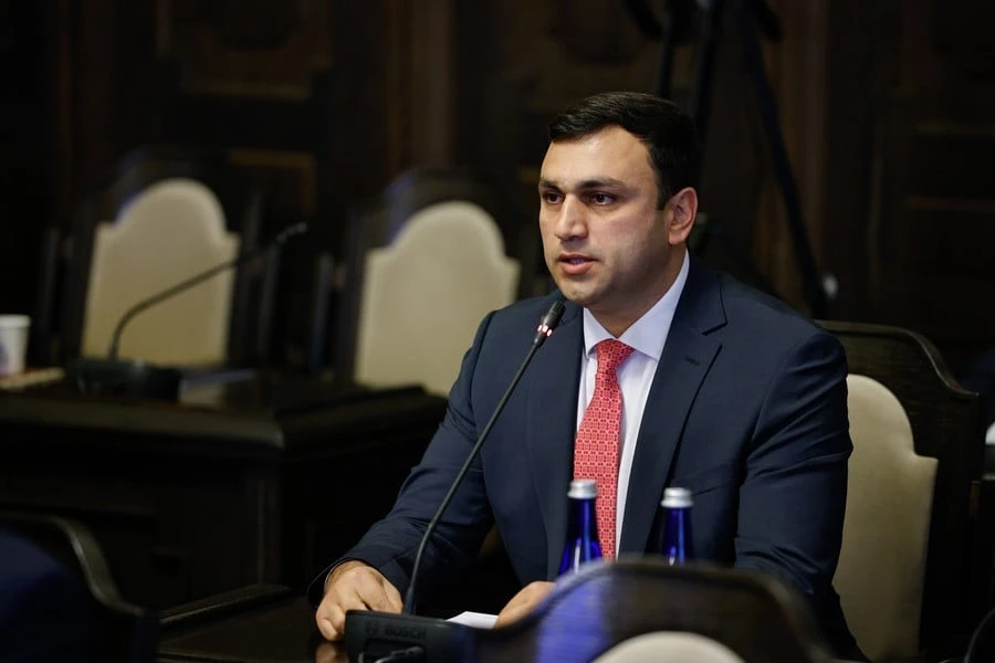 «Կրոնական տուրիզմի». Էջմիածնի քաղաքապետը ինչու է եկել «Աղոթքի նախաճաշ»–ին (վիդեո)
