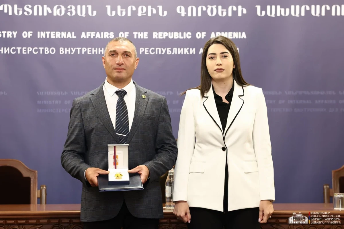 Անհատական խրախուսանքը նաև կոլեկտիվ աշխատանքի գնահատանք է․ Արփինե Սարգսյանը պետական պարգևներ է հանձնել (ֆոտո)