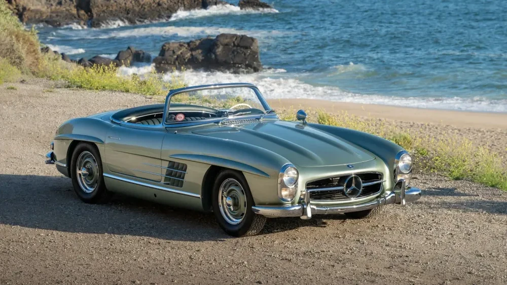 15-ից մեկը․ հազվագյուտ կանաչ Mercedes-Benz 300 SL-ը վաճառվել է 2,04 մլն դոլարով