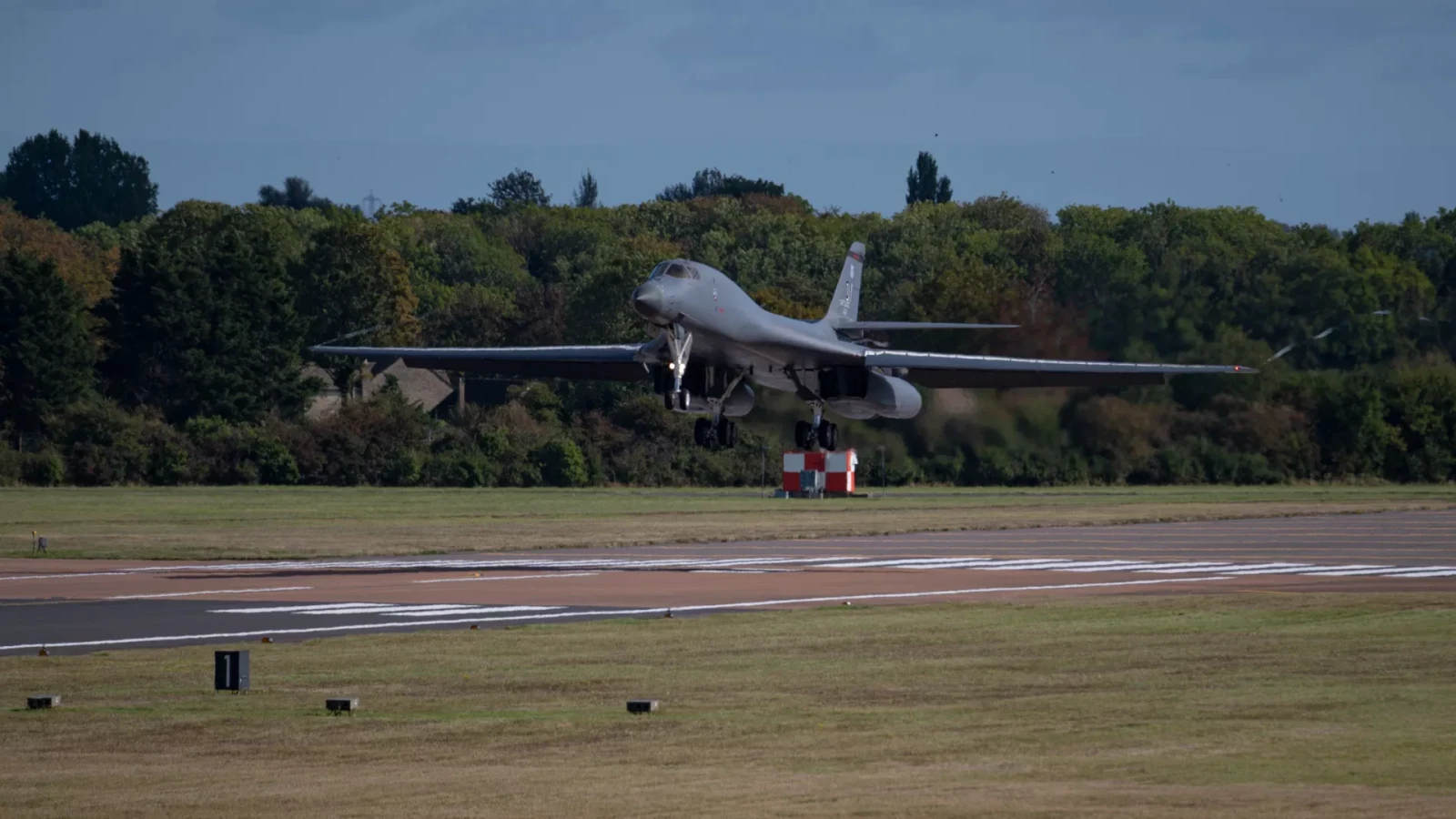 WSJ: США вывели B-1 с базы Фэрфорд из-за угрозы атаки дронов по приказу КСИР