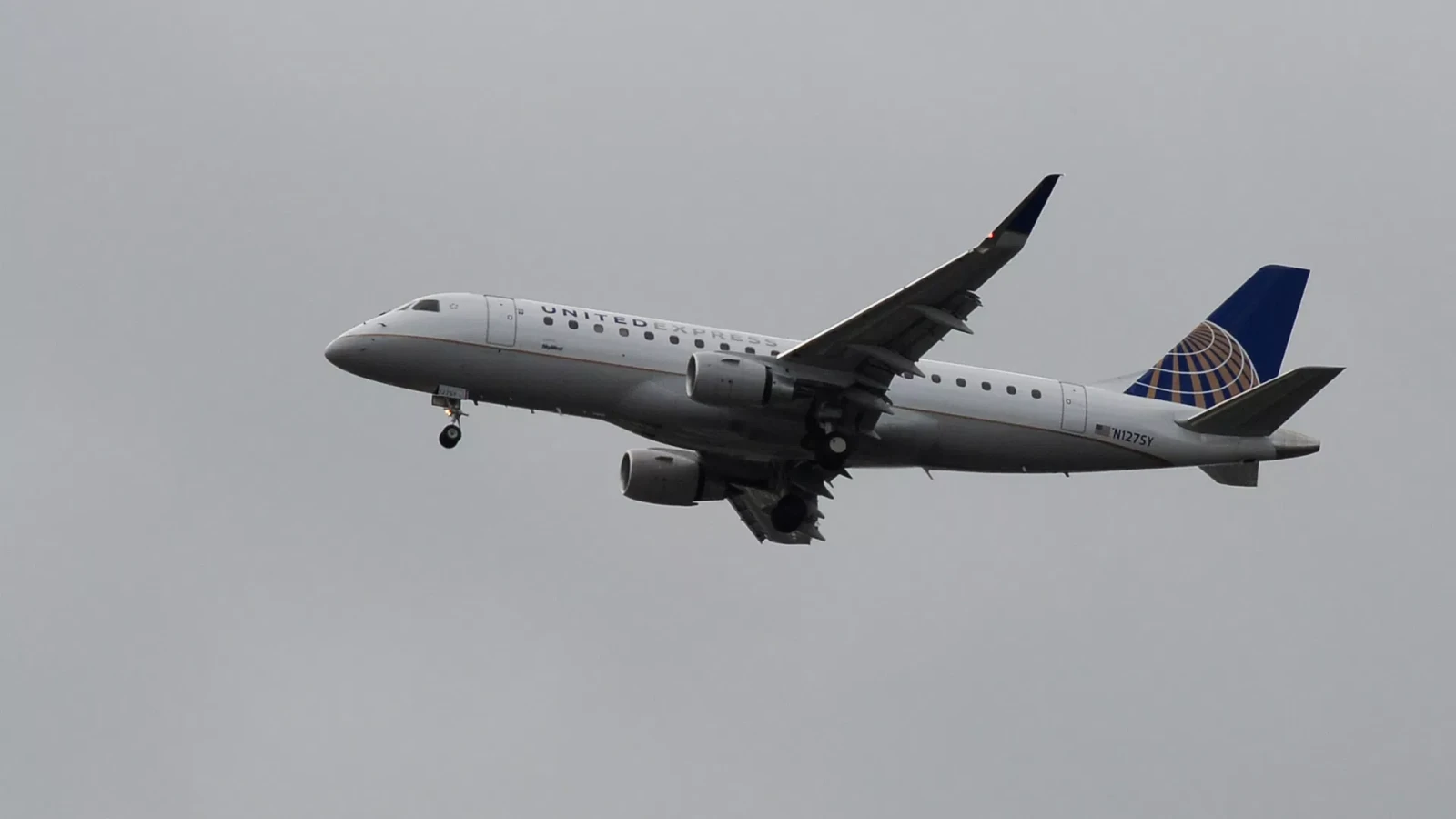 United Airlines-ի արտակարգ ազդանշան տված ինքնաթիռը վայրէջք է կատարել Կանադայում