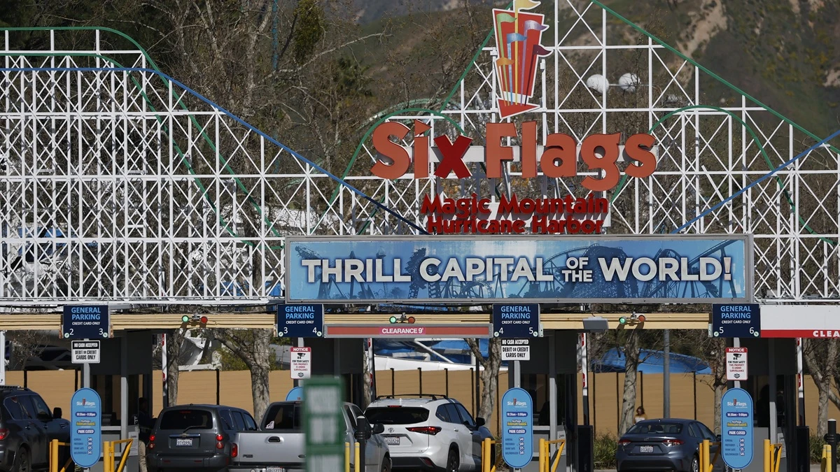 Մեկ մարդ է զոհվել, մի քանիսը տուժել են ԱՄՆ-ի Six Flags զվարճանքի այգում