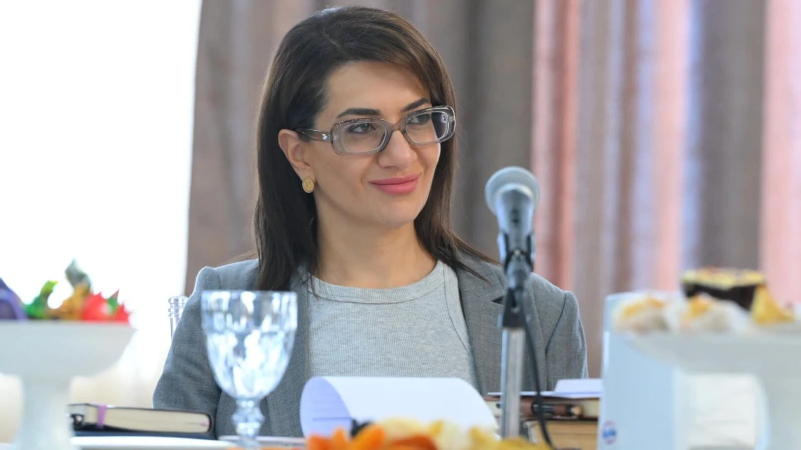 «Հրապարակ»․ Աննա Հակոբյանը մոբիլիզացրել է բուհերը