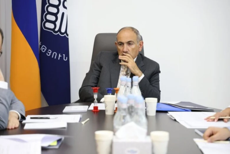 «Իրավունք». «Մի «պրապուսկատ», սաղ թիմն ա պատասխան տալու». Փաշինյանը զգուշացրել է