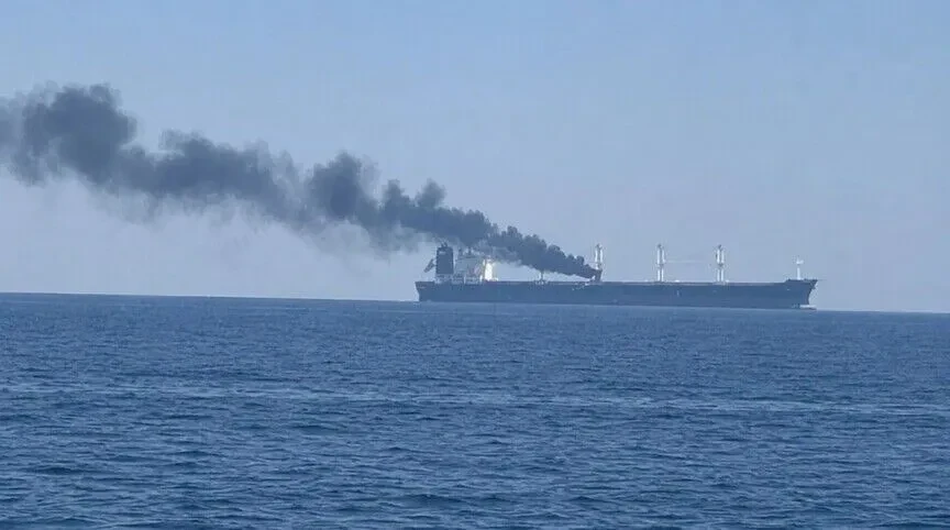 ВМС Ирана заявили о возгорании танкера, нарушившего ограничения в Оманском заливе