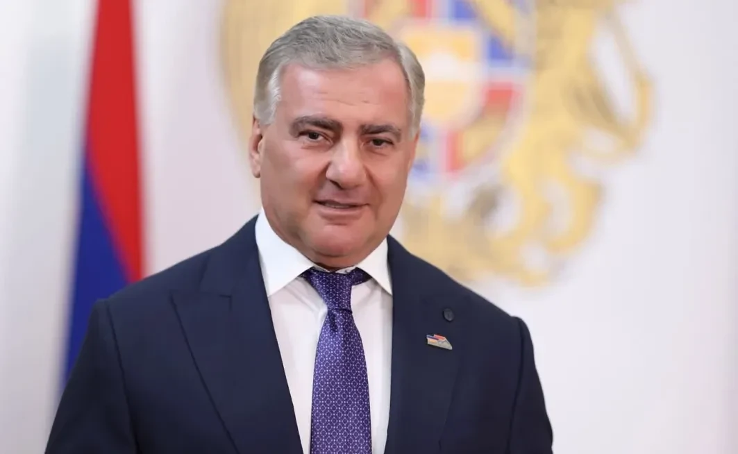Գյումրու ուժը երբեք չպետք է առիթ լինի նրան միայնակ թողնելու. դուք արժանի եք բարեկեցիկ ու զարգացած քաղաքի. Կարապետյանի ուղերձը