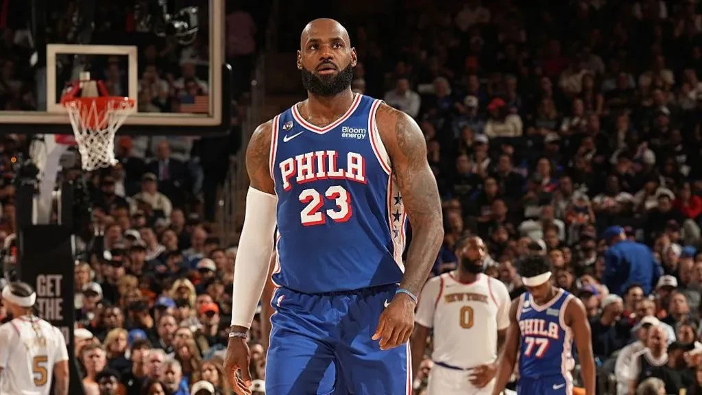Թրամփն NBA-ի աստղ Լեբրոն Ջեյմսին մեղադրել է ԱՄՆ-ի նկատմամբ անհարգալից վերաբերմունքի մեջ՝ օրհներգի կատարման ժամանակ