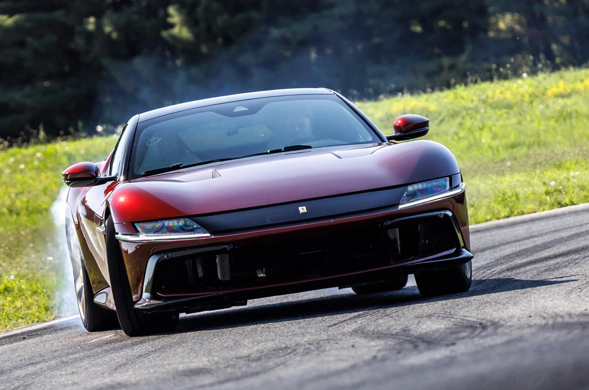 Դեպի ապագա վերադարձ․ Ferrari-ն թողարկել է «մեխանիկայով» սուպերքար, որը իրականում աշխատում է էլեկտրոնիկայով