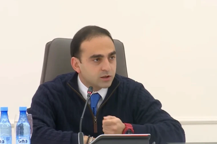 Ռեզինից չեն մեր ճանապարհները, անգամ հարուստ մարդը պիտի ասի՝ ամենահարմարը հանրային տրանսպորտն է. Ավինյան