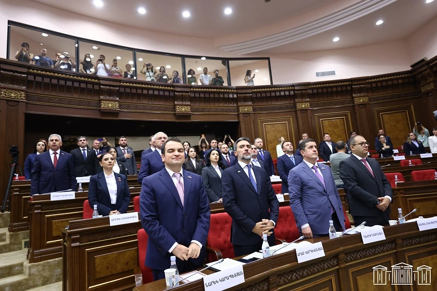 «Իրավունք». Նվաստացման մաստեր կլասներ. Ինչ է սպասվում առաջիկա ԱԺ նիստերին