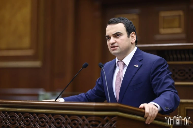 Բնակչությանը տրամադրվող վարկերի տոկոսադրույքները չեն նվազում. Կարապետյանը մի շարք անհարմար հարցեր է տվել Սևակ Միքայելյանին